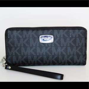Michael Kors | Bags | Nwt Michael Kors Jet Set Monogram Wallet | Poshmark